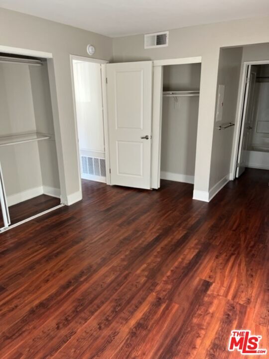 Building Photo - 5916 Las Virgenes Rd