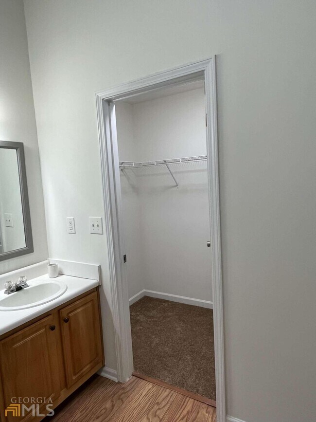 Building Photo - 1320 Gates Cir SE