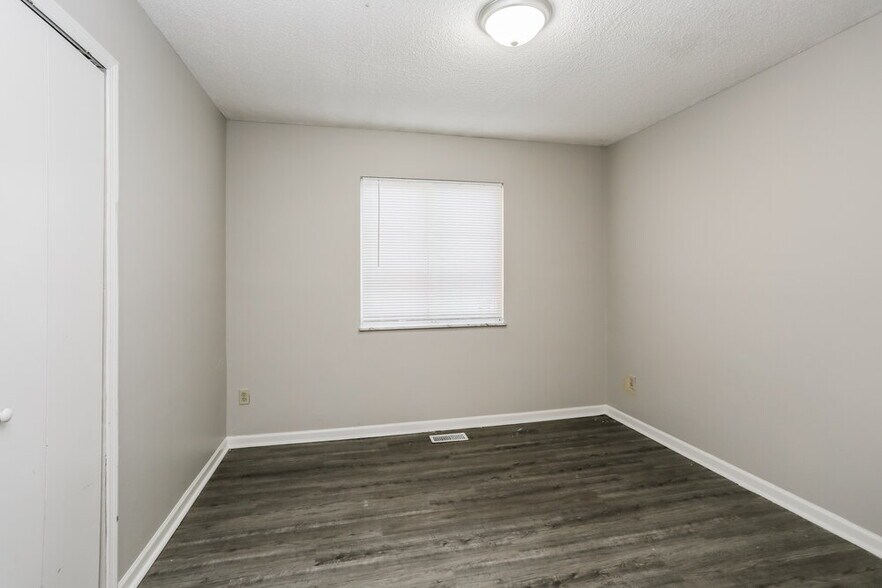 Building Photo - 3117 Falcon Bridge Dr