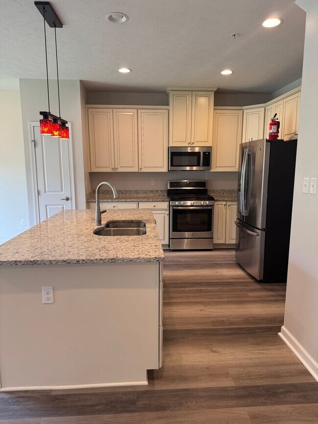 Building Photo - Beautiful 3 Bedroom 3.5 Bath in Sewickley, PA!