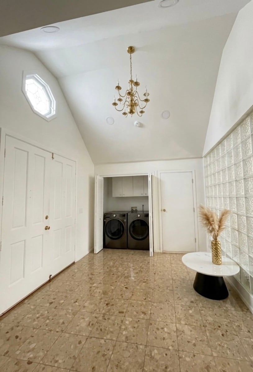 Building Photo - 2912 Park Center Dr