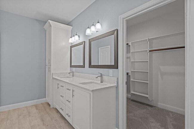 Building Photo - 16110 Red Deer Ave