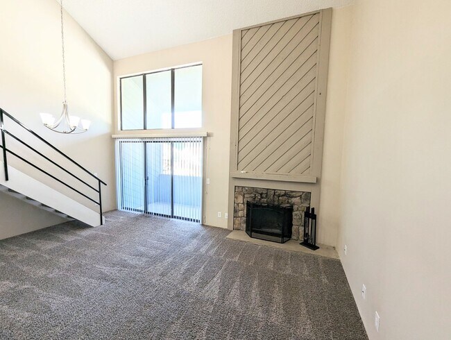 Building Photo - 2 Bed 1 Bath Condo Near Cherry Creek
