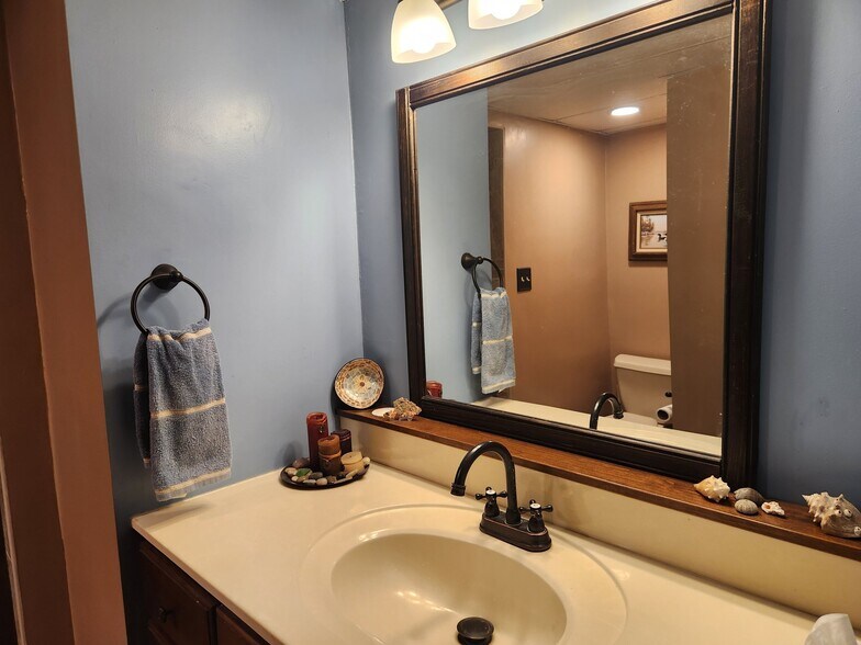 Building Photo - 28210 12th Ave