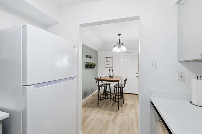 Building Photo - 2162 E Arkansas Ln