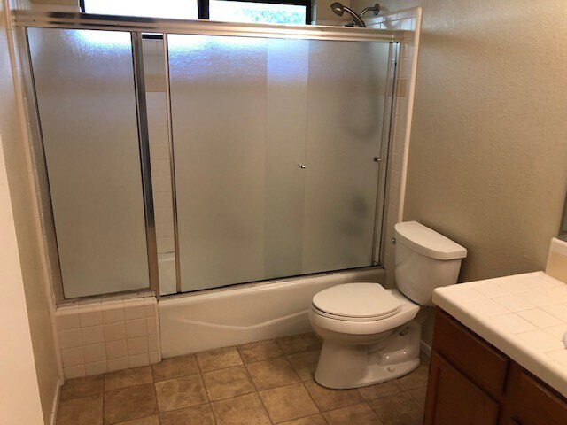 Building Photo - Nice 3bd/2bth home with private yard!