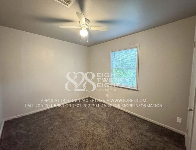 Building Photo - AVAILABLE NOW! Cute 2 Bed/1 Bath Single Fa...