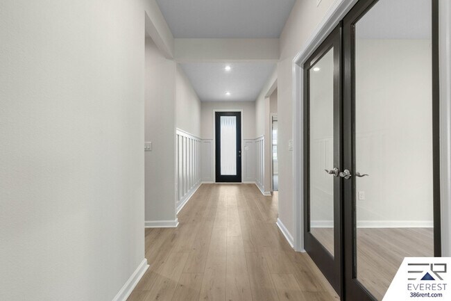 Building Photo - 249 Montgomery Ct