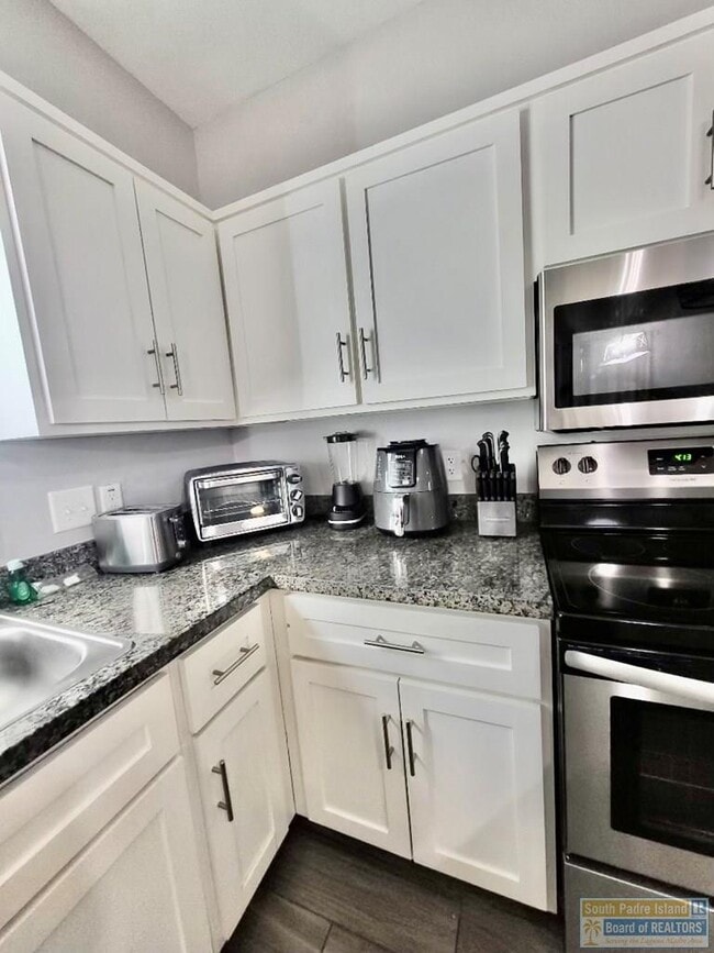 Building Photo - 219 Las Joyas Blvd