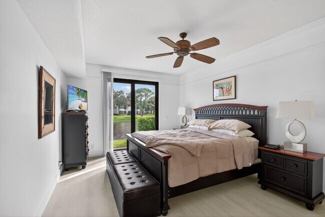 Building Photo - 3940 Back Bay Dr