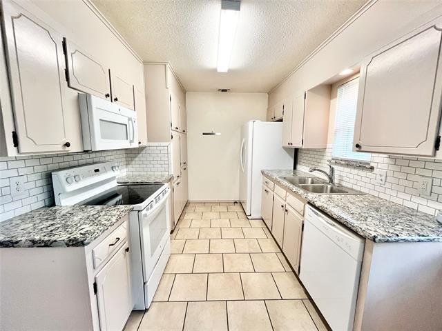 Building Photo - 1105 Springdale Rd