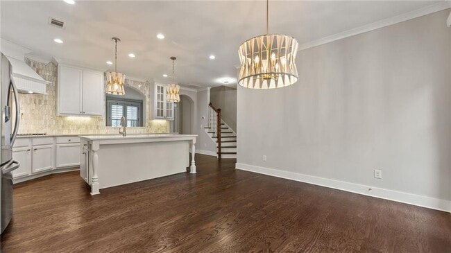 Building Photo - 183 Fowler St