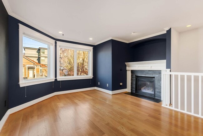 Building Photo - 1621 E Fir St