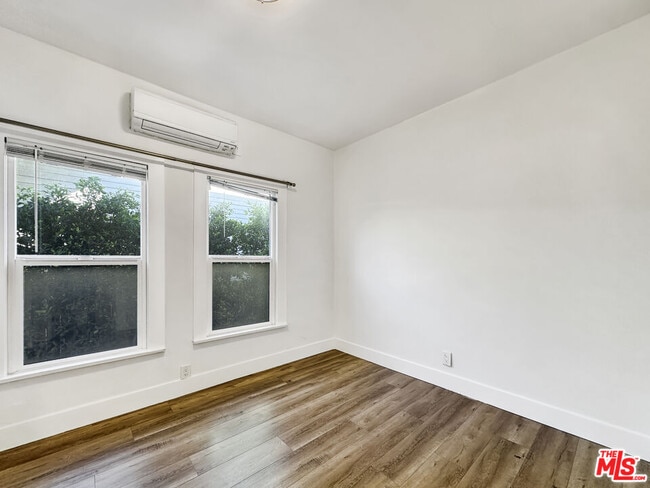 Building Photo - 2717 S Harvard Blvd