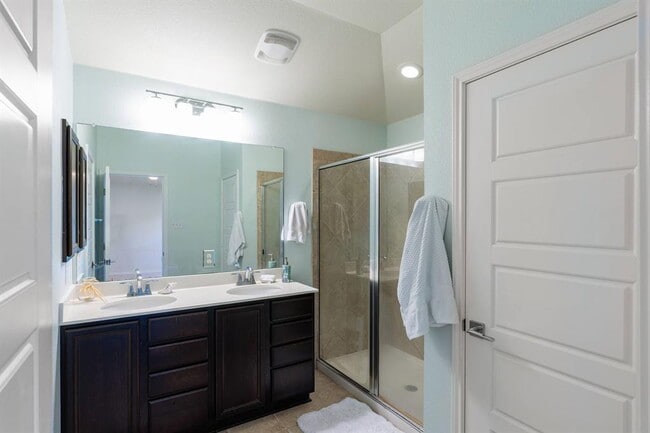 Building Photo - 404 Buttercup Creek Blvd