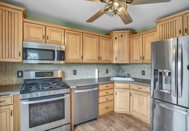 Building Photo - 3404 Whispering Hills Dr