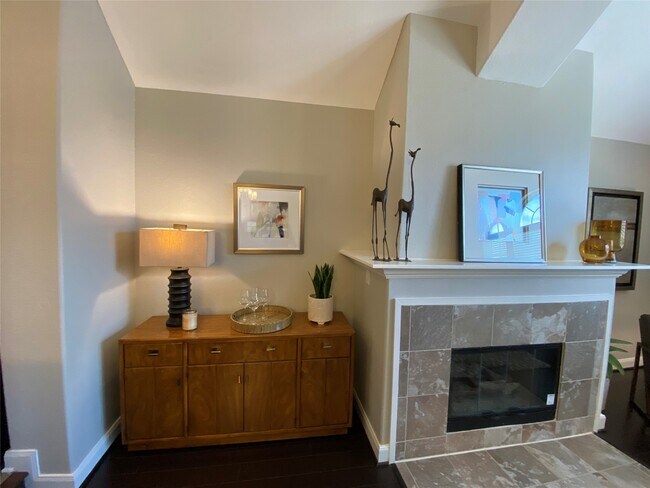 Building Photo - 5159 Oasis Park Ln