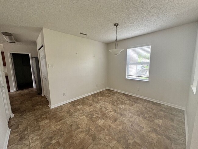 Building Photo - 1723 Elijah Blue Dr