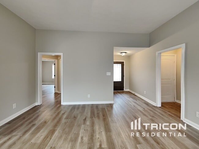 Building Photo - 2448 Andersonville Dr