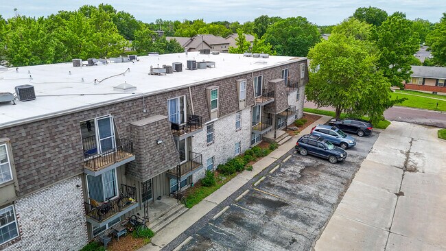 Building Photo - 3408 Balboa Ln