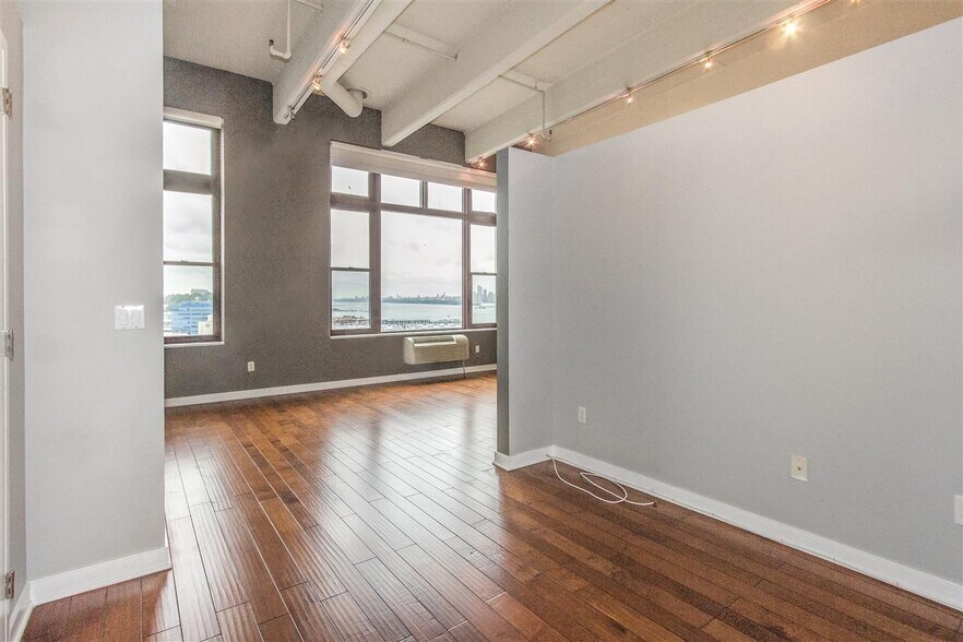 Building Photo - 1500 Washington St