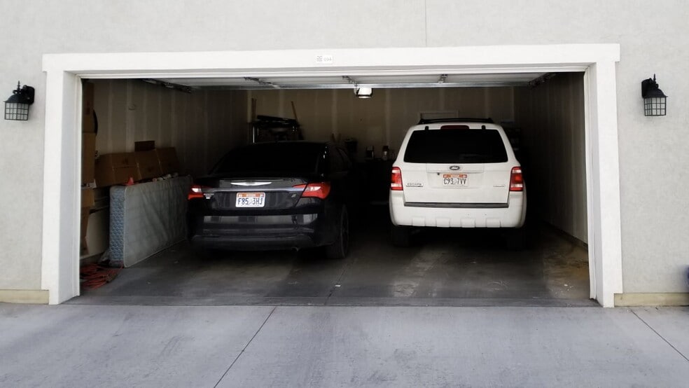 Garage - 694 E 355 N
