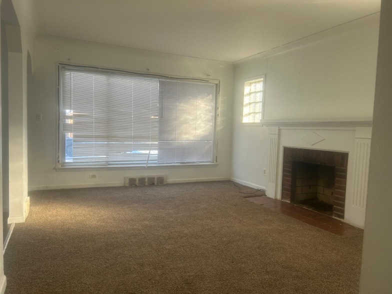 Building Photo - 6515 Woodmont Ave