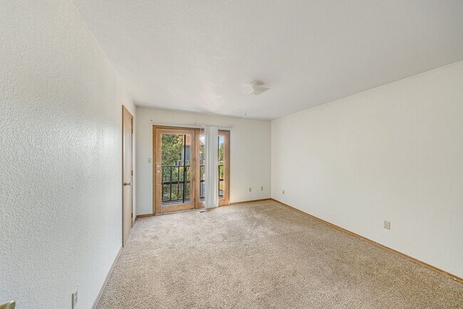 Building Photo - 489-432 32 Rd
