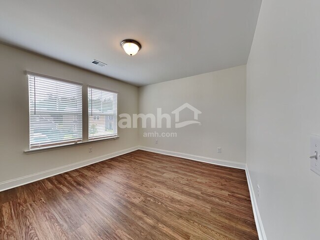 Building Photo - 300 Bering Ln