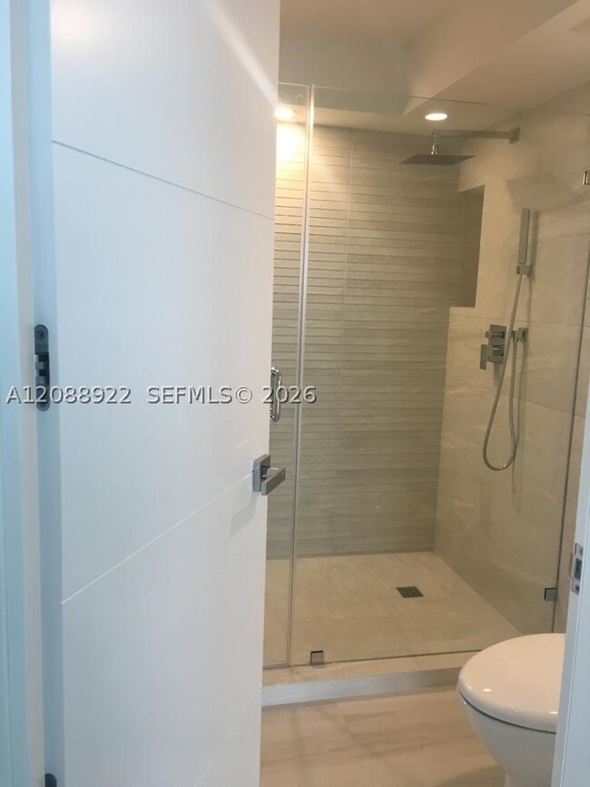 Building Photo - 881 Ocean Dr
