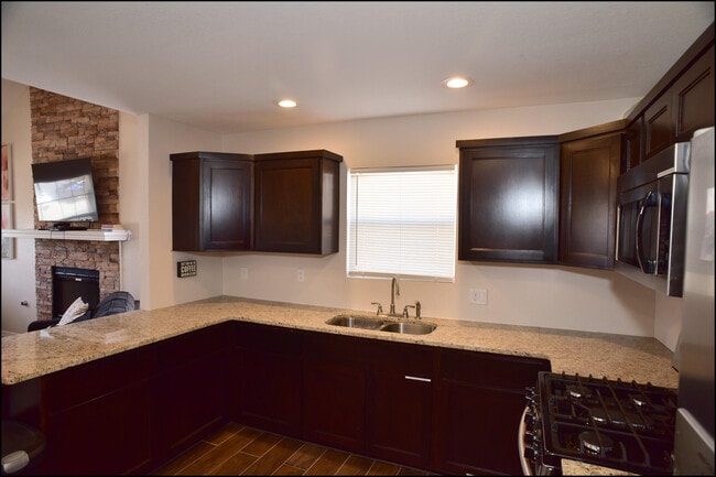 Building Photo - 7229 Canyon Run Dr