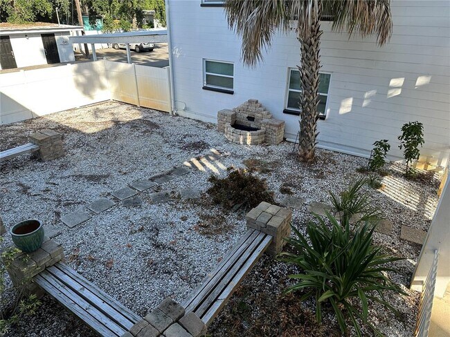 Building Photo - 3700 Haines Rd N
