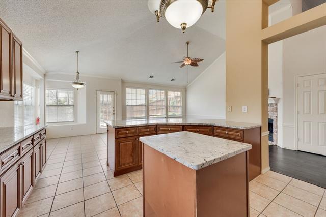 Building Photo - 3800 Rolling Hills Dr