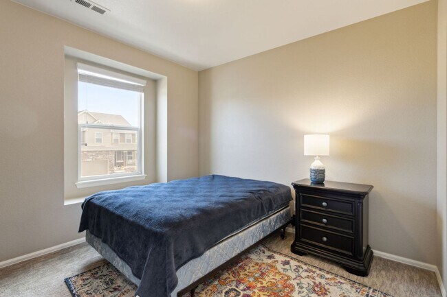Building Photo - Modern and Updated 3-Bedroom, 2.5 Bathroom Home with Solar in Windshire Park