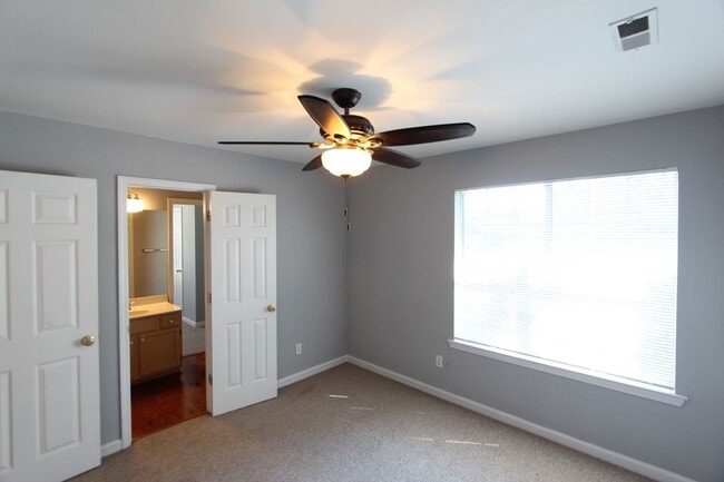 Building Photo - Helena Beauty!!  3BR 2.5BA - You will LOVE IT!!