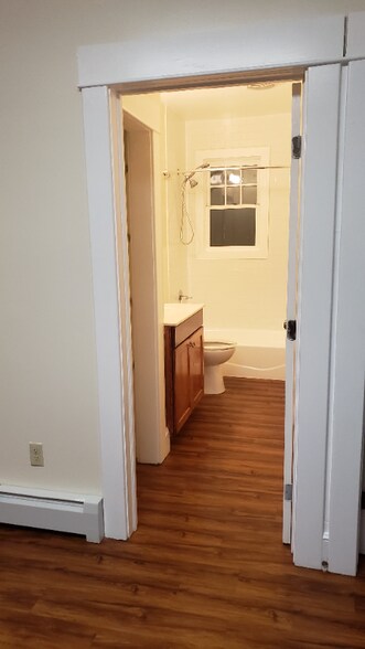 Building Photo - 753 Winchester Ave