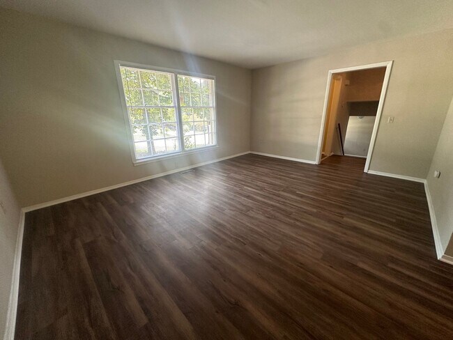 Building Photo - 705 Buena Vista Dr