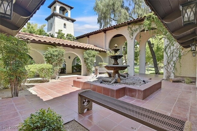 Building Photo - 3304 Cll De El Cortez