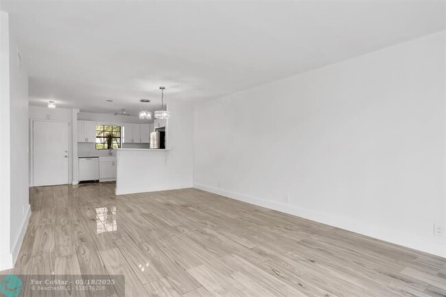 Building Photo - 3361 NW 85th Ave