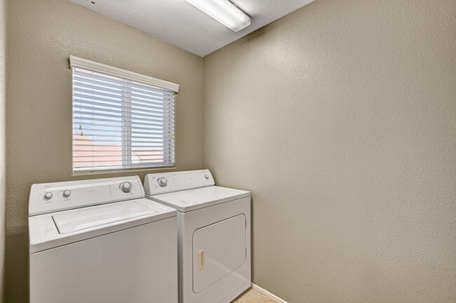 Building Photo - 4 Bedroom Near Spring Valley— Your Next Chapter Starts Here!