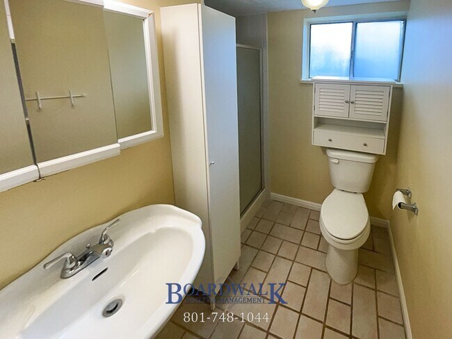 Building Photo - 2827 E Bridgewater Dr