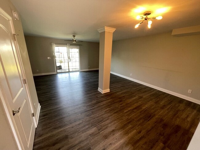 Building Photo - Perfect Condo Home For Lease
