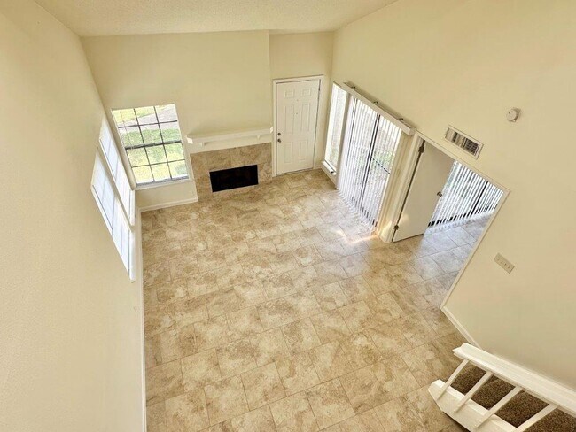 Building Photo - 11881 Bob White Dr