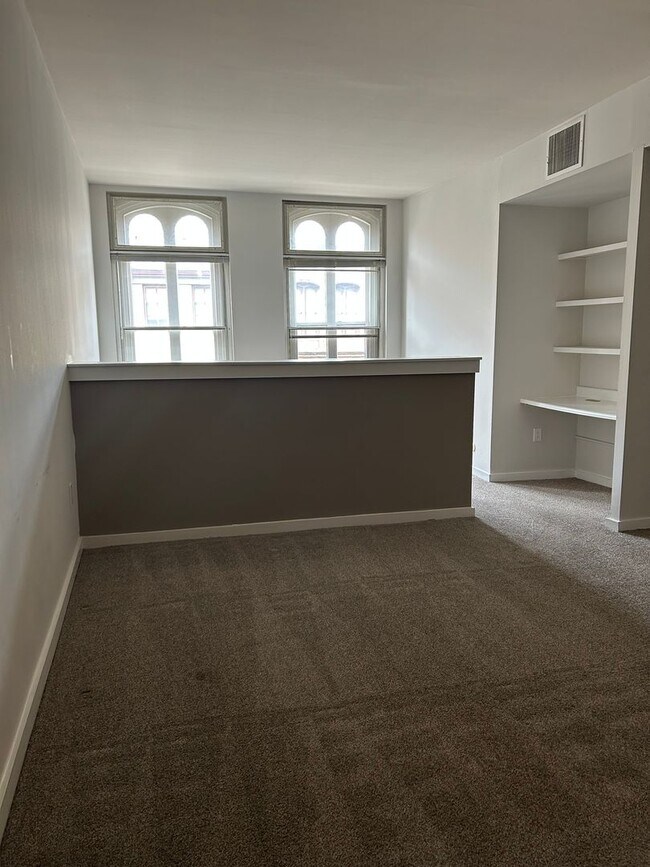 Building Photo - Welcome to Urban Elegance in the Heart of Historic Old City, Philadelphia