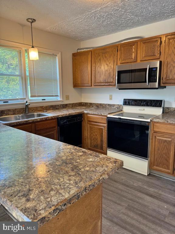 Primary Photo - 28 Jean Lo Way