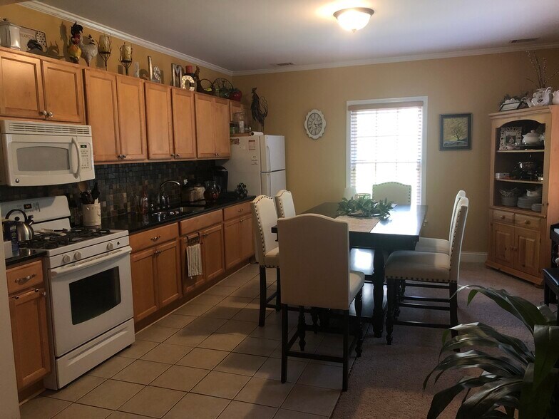Building Photo - 4775 Rambling Rose Dr