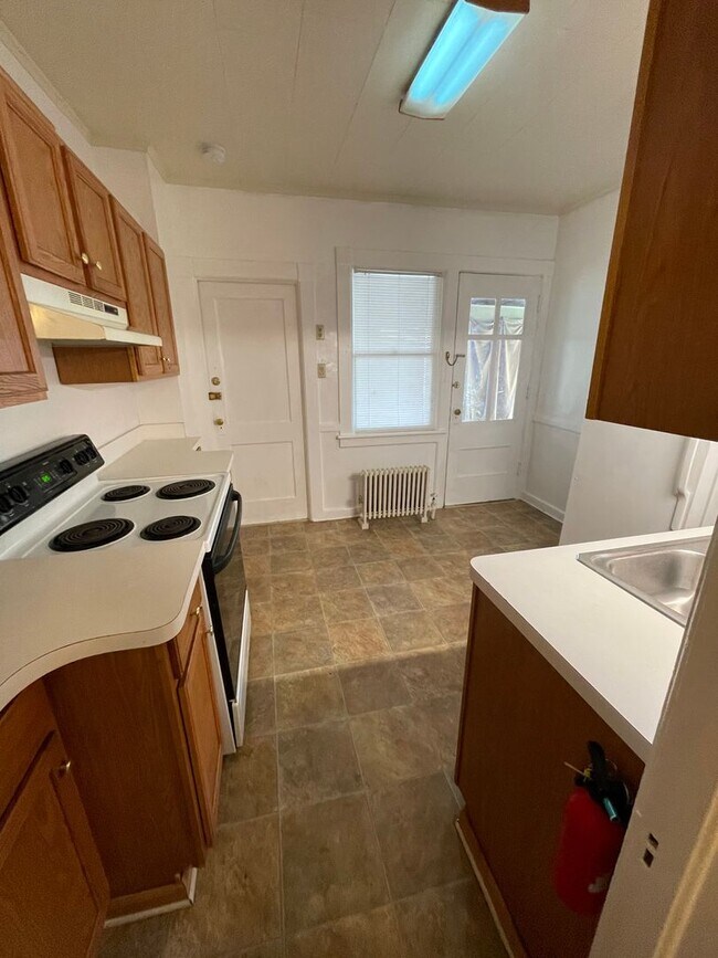 Building Photo - 6 McFarlan Ave