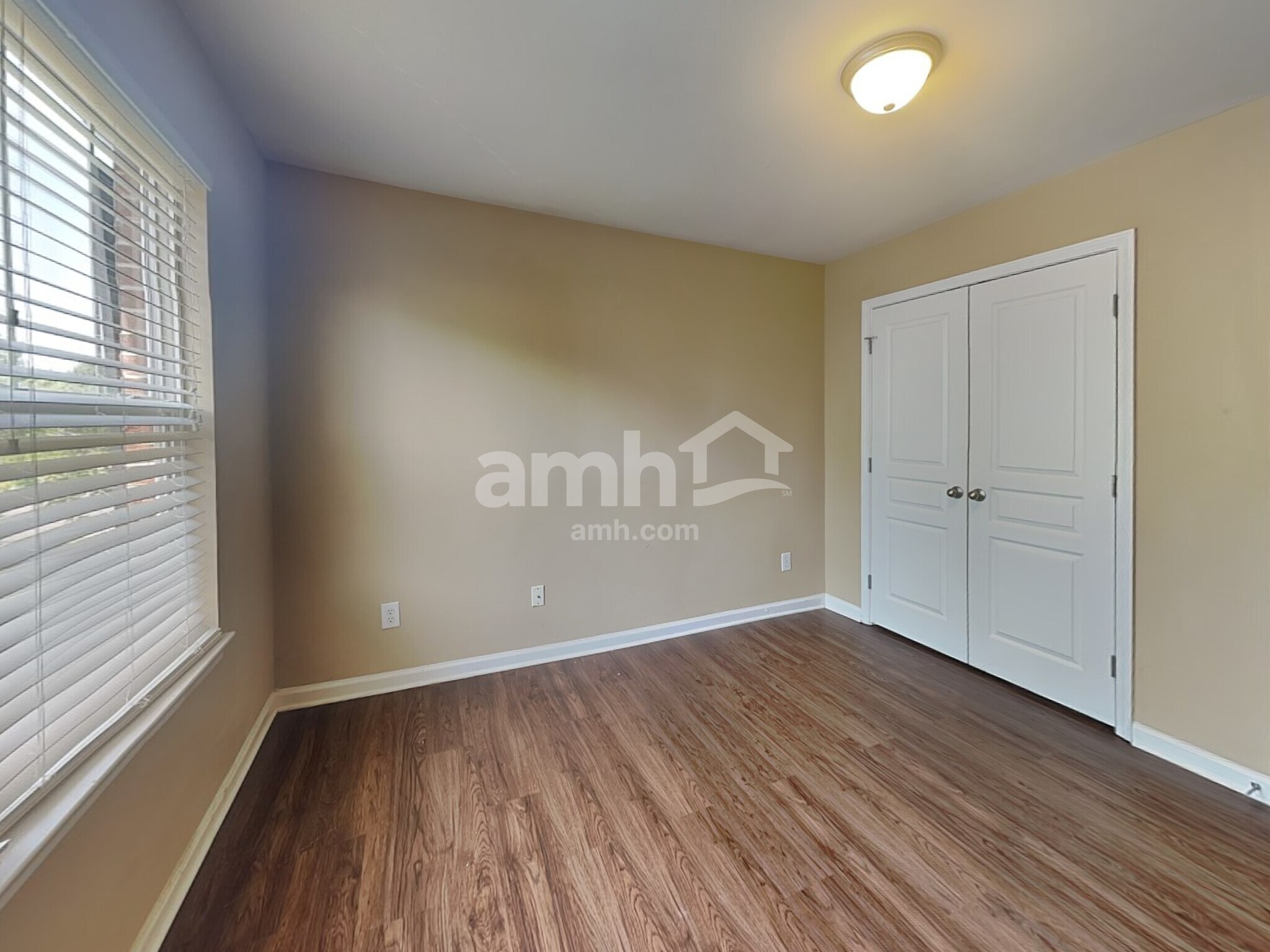 Building Photo - 409 Stobhill Ln