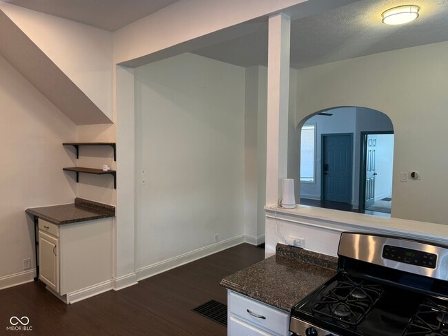 Building Photo - 1156 Hoyt Ave