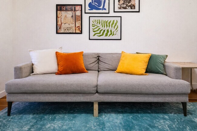 Building Photo - 170 E 100 N